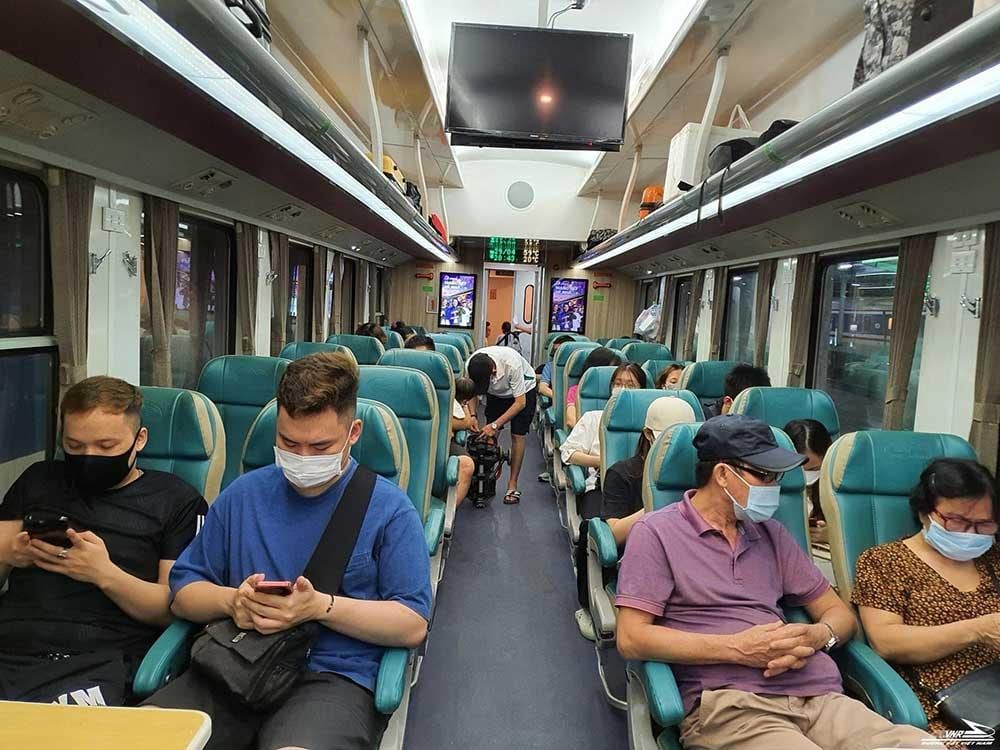 Đi tàu đến Hải Phòng là phương tiện mà nhiều du khách trải nghiệm